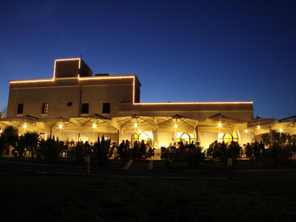 Hotel Saraceno Al Faro Taranto Exterior foto
